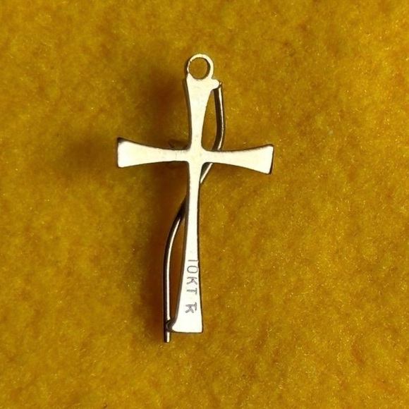 Solid 10K Yellow Gold Natural
Diamond
Accent Cross Religious
Pendant - Picture 4 of 8